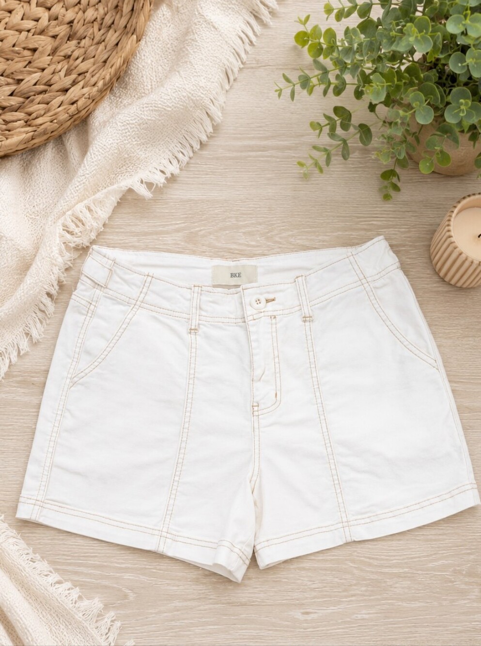 🤍 BKE White Denim Shorts — Size 28